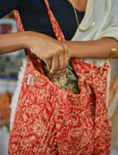 Juhi Kalamkari Zipper Tote Bag in Pure Cotton